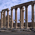 <desc>Palmyra - ruiny starożytnego miasta na środku pustyni</desc>