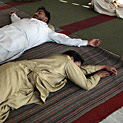 <desc>Man on the floor - Lahore [<link>www.pbase.com/maciekda</link>]</desc>