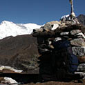 <desc>Widok z przełęczy na Cho Oyu (wiecej: <link>www.albumwypraw.waw.pl</link>)</desc>