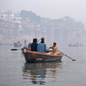 <desc>Varanasi, ghaty nad Gangesem</desc>