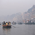 <desc>Varanasi, ghaty nad Gangesem</desc>